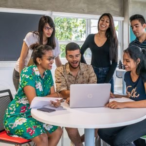 COPYRIGHT:Sam Appa07767 701067